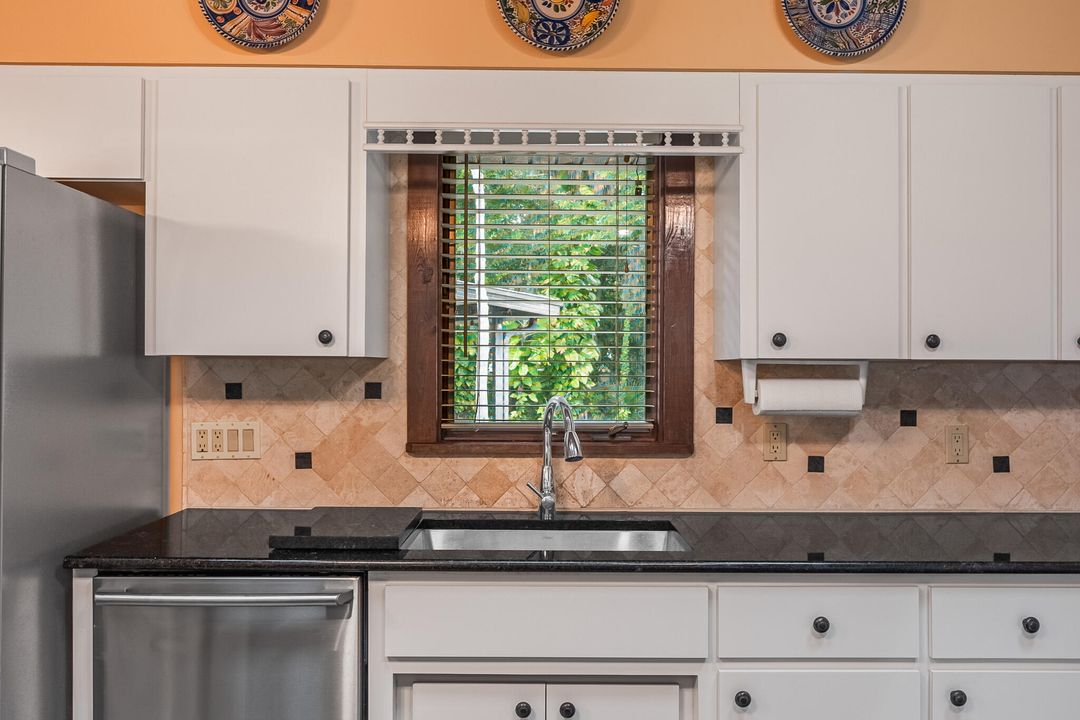 For Sale: $675,000 (3 beds, 2 baths, 3002 Square Feet)