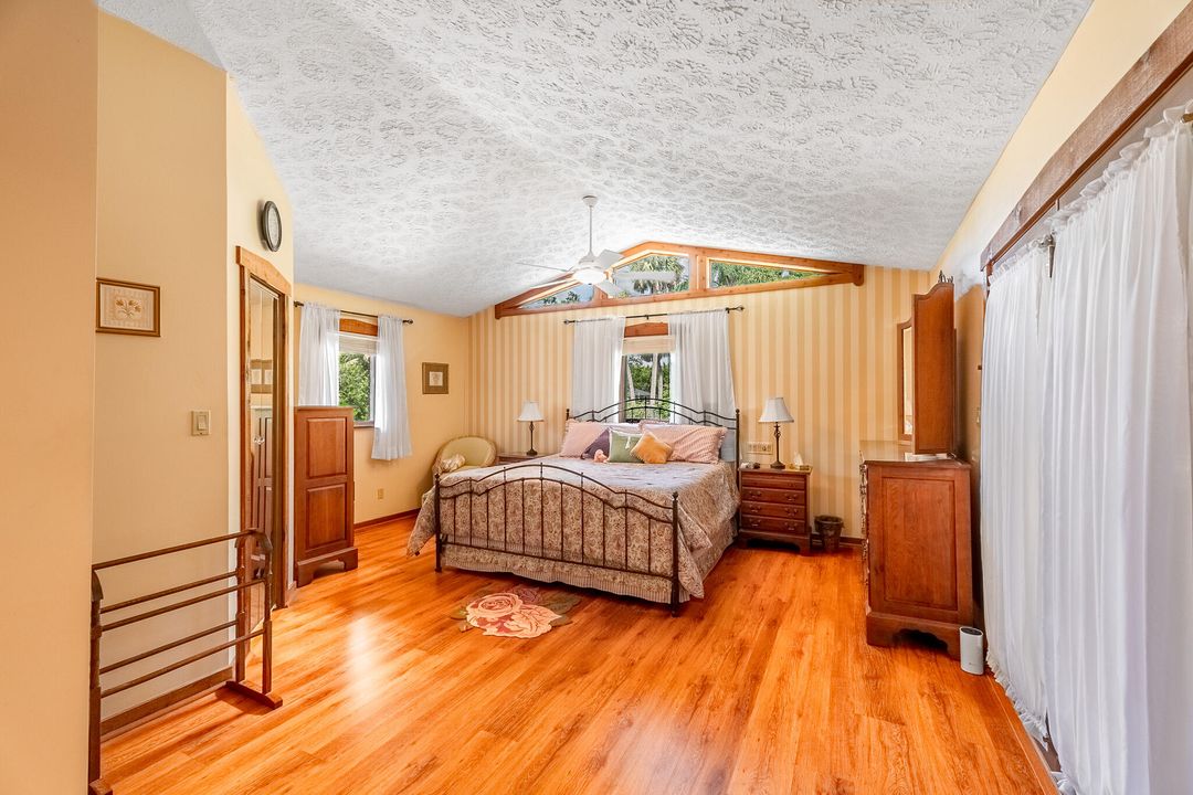 For Sale: $675,000 (3 beds, 2 baths, 3002 Square Feet)