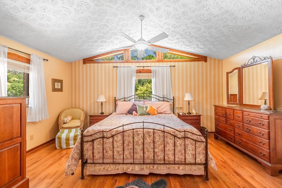 For Sale: $675,000 (3 beds, 2 baths, 3002 Square Feet)