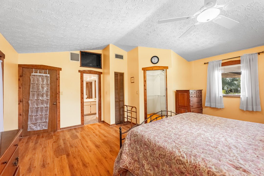 For Sale: $675,000 (3 beds, 2 baths, 3002 Square Feet)