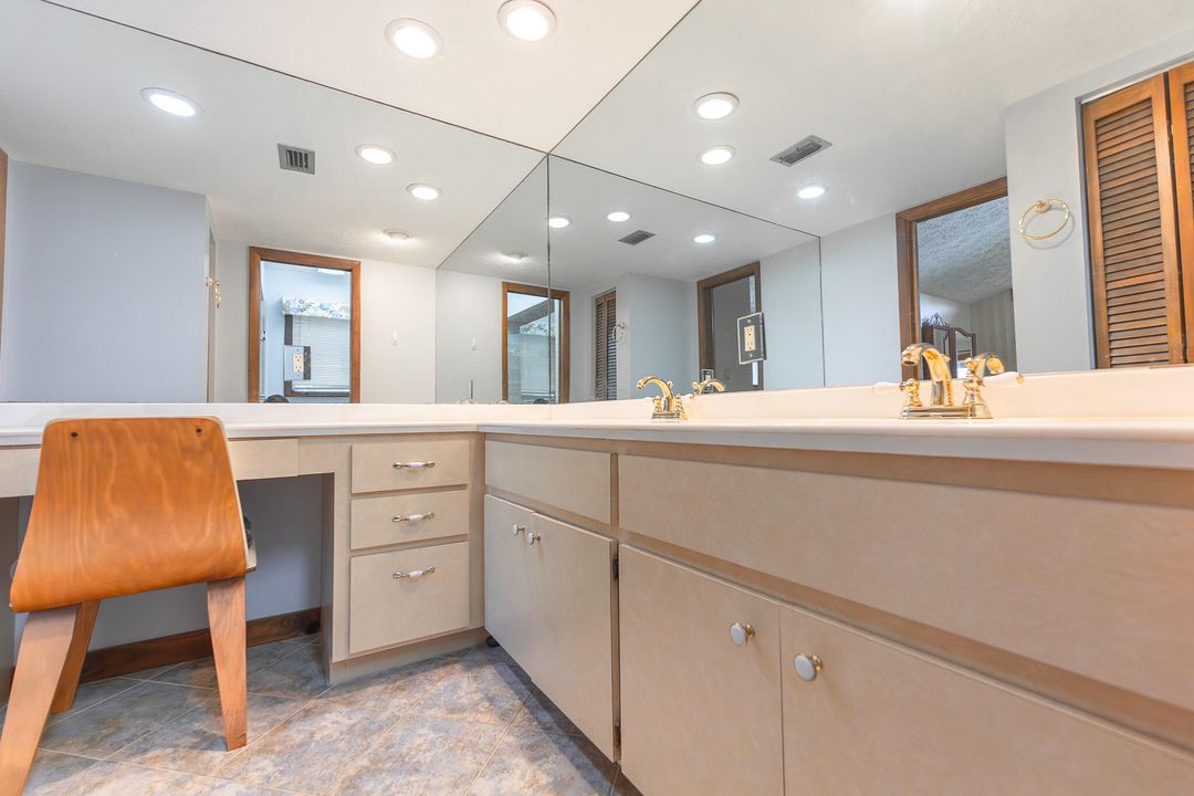 For Sale: $675,000 (3 beds, 2 baths, 3002 Square Feet)