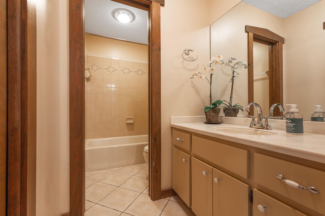 For Sale: $675,000 (3 beds, 2 baths, 3002 Square Feet)