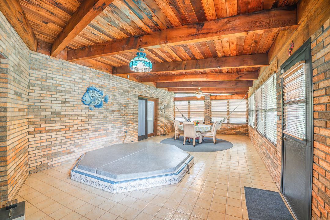 For Sale: $675,000 (3 beds, 2 baths, 3002 Square Feet)