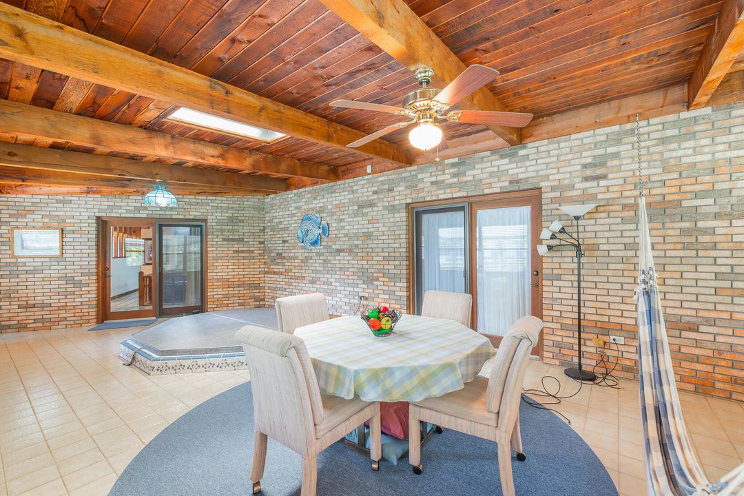 For Sale: $675,000 (3 beds, 2 baths, 3002 Square Feet)