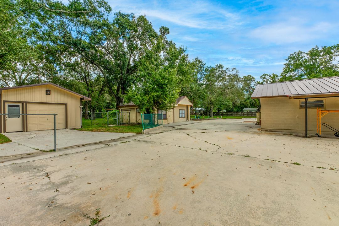 For Sale: $675,000 (3 beds, 2 baths, 3002 Square Feet)