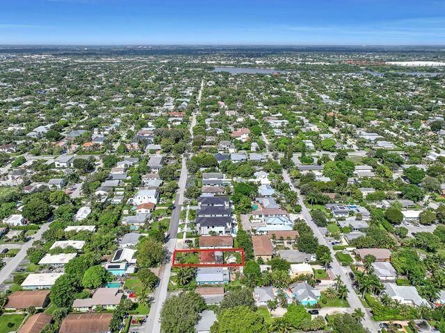 合同活跃: $750,000 (2 贝兹, 1 浴室, 1285 平方英尺)