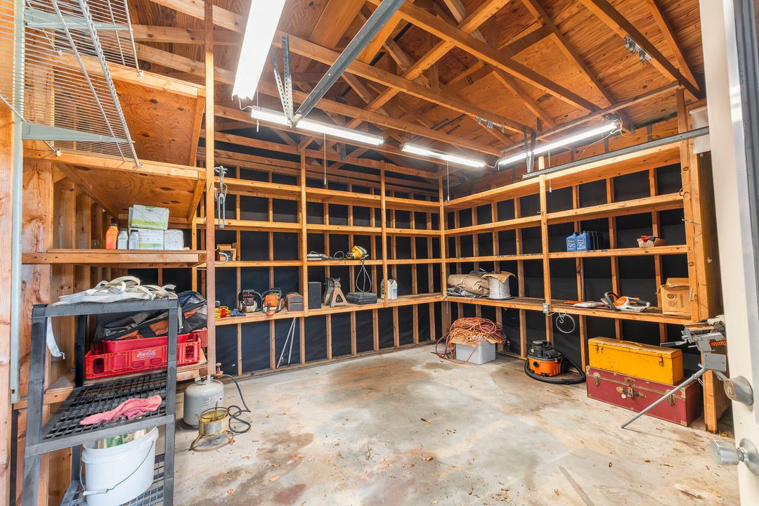 For Sale: $675,000 (3 beds, 2 baths, 3002 Square Feet)