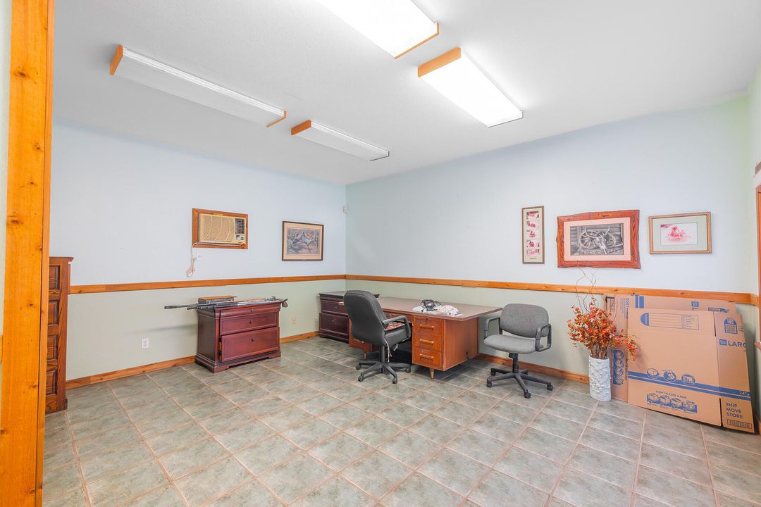 For Sale: $675,000 (3 beds, 2 baths, 3002 Square Feet)