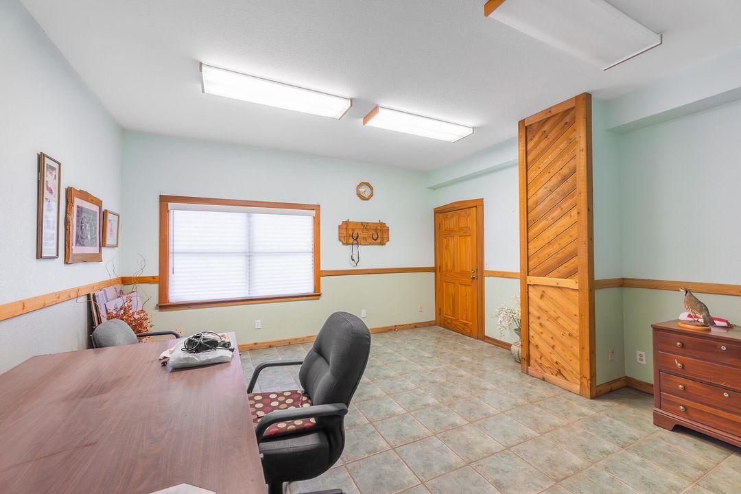 For Sale: $675,000 (3 beds, 2 baths, 3002 Square Feet)