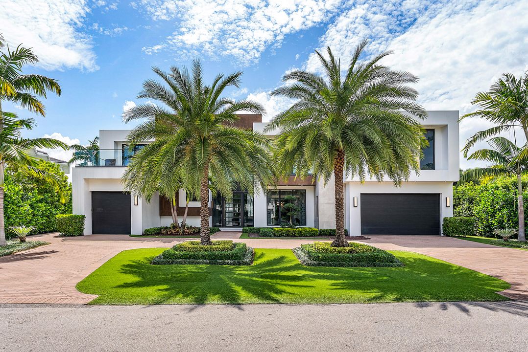 Recently Sold: $9,390,000 (5 beds, 6 baths, 6140 Square Feet)
