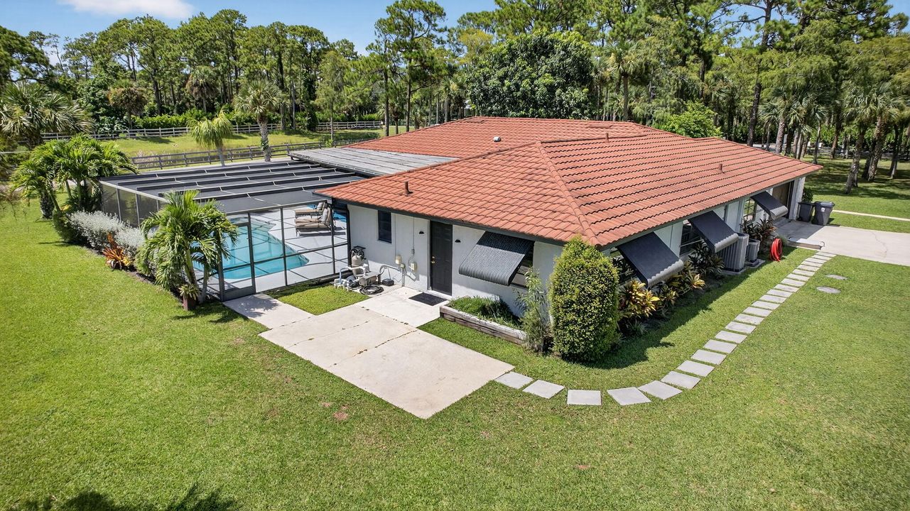 最近租的: $2,000 (1 贝兹, 1 浴室, 1000 平方英尺)