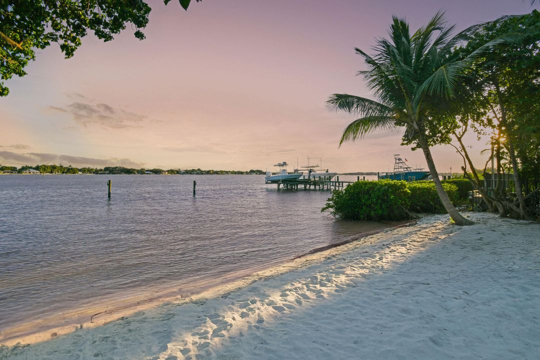 На продажу: $5,495,000 (2 спален, 1 ванн, 990 Квадратных фут)