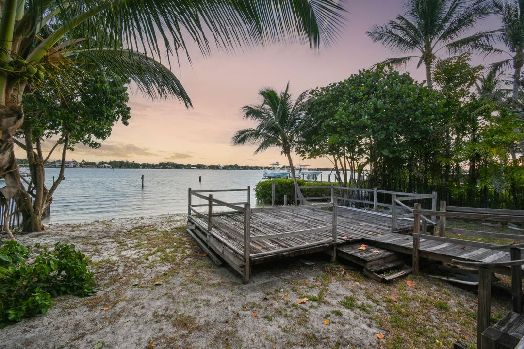 На продажу: $5,495,000 (2 спален, 1 ванн, 990 Квадратных фут)