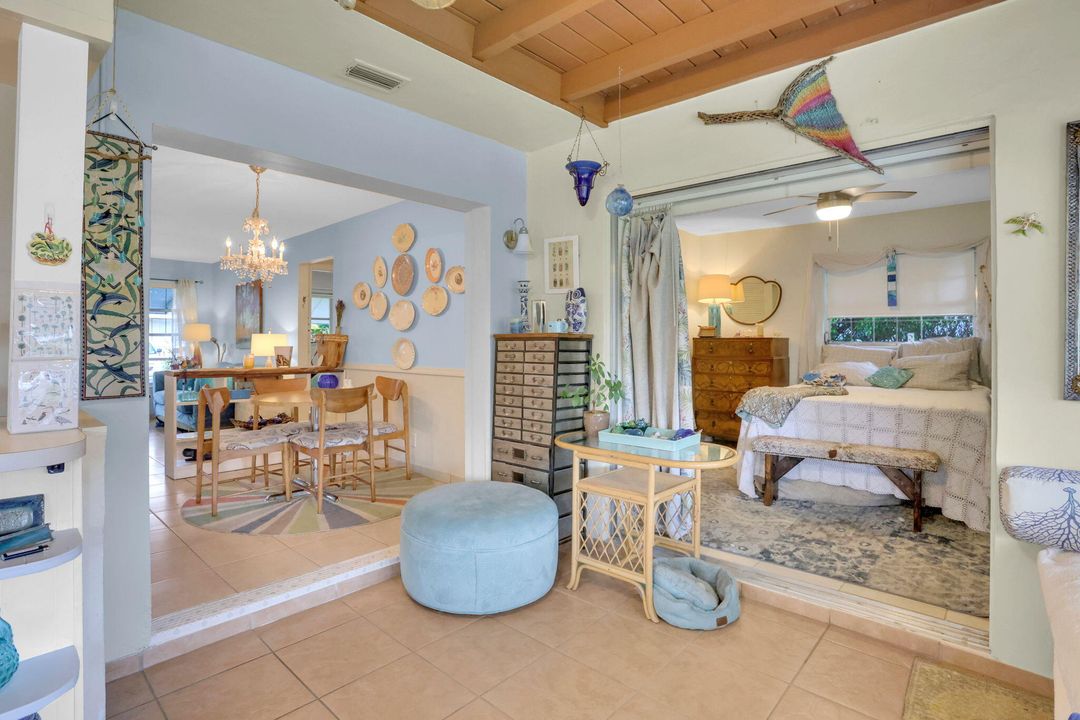 En Venta: $299,000 (2 camas, 1 baños, 1074 Pies cuadrados)