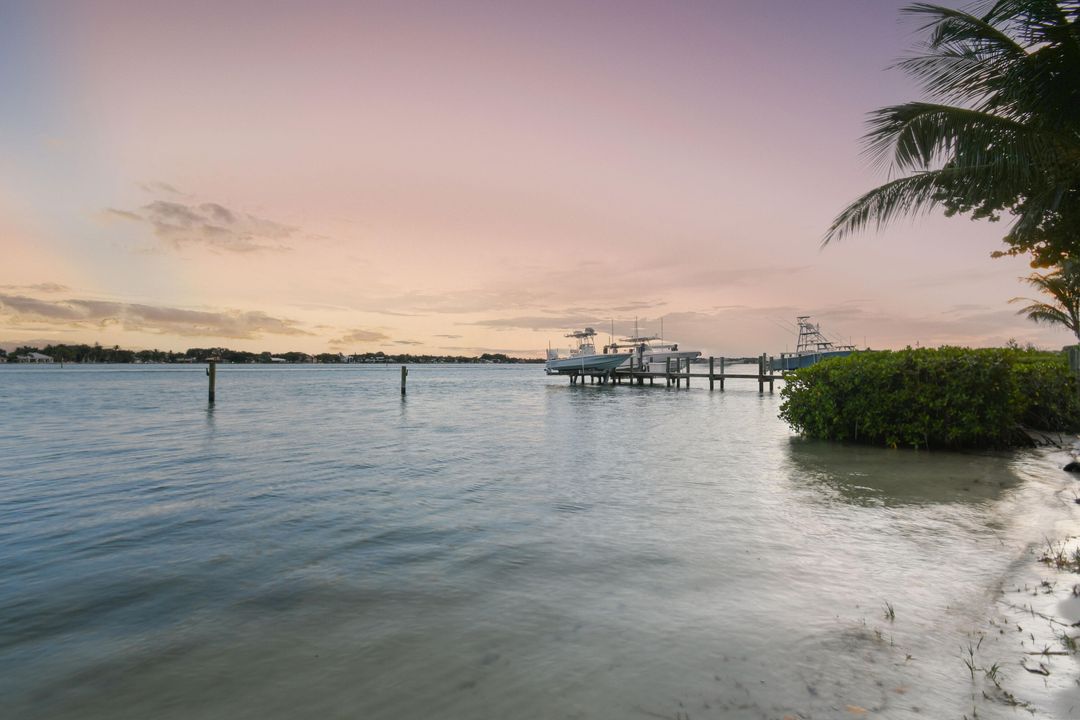 На продажу: $5,495,000 (2 спален, 1 ванн, 990 Квадратных фут)