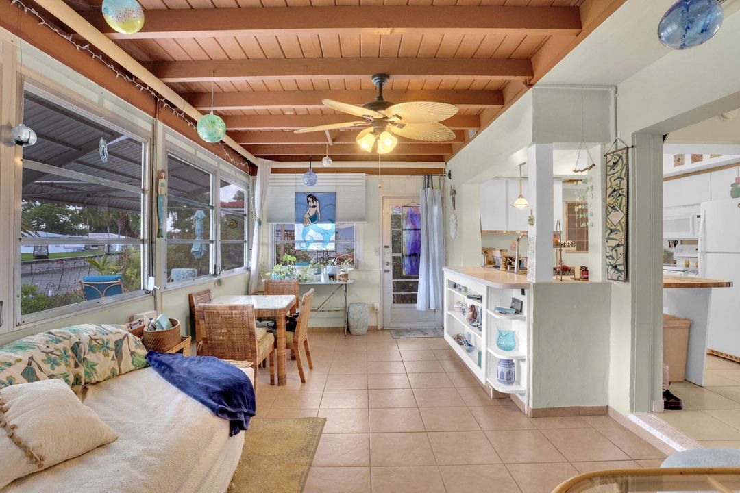 En Venta: $299,000 (2 camas, 1 baños, 1074 Pies cuadrados)