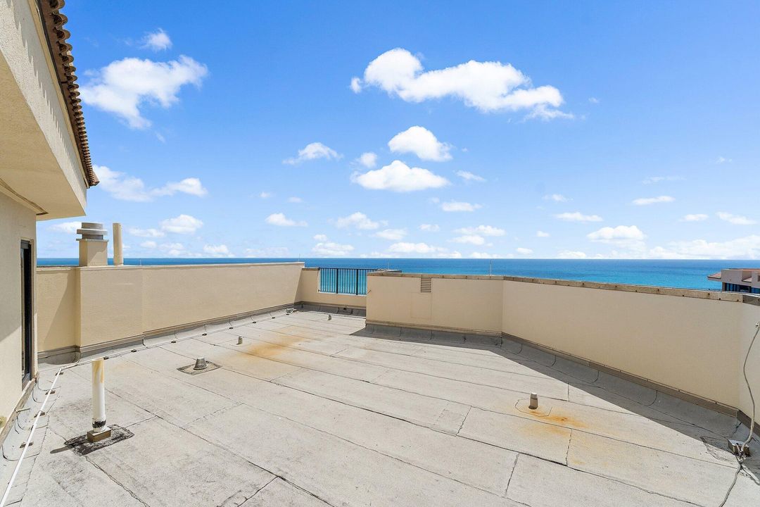 Active With Contract: $3,370,000 (4 beds, 4 baths, 3955 Square Feet)