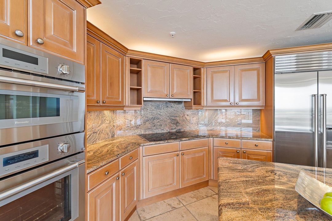 Active With Contract: $3,370,000 (4 beds, 4 baths, 3955 Square Feet)