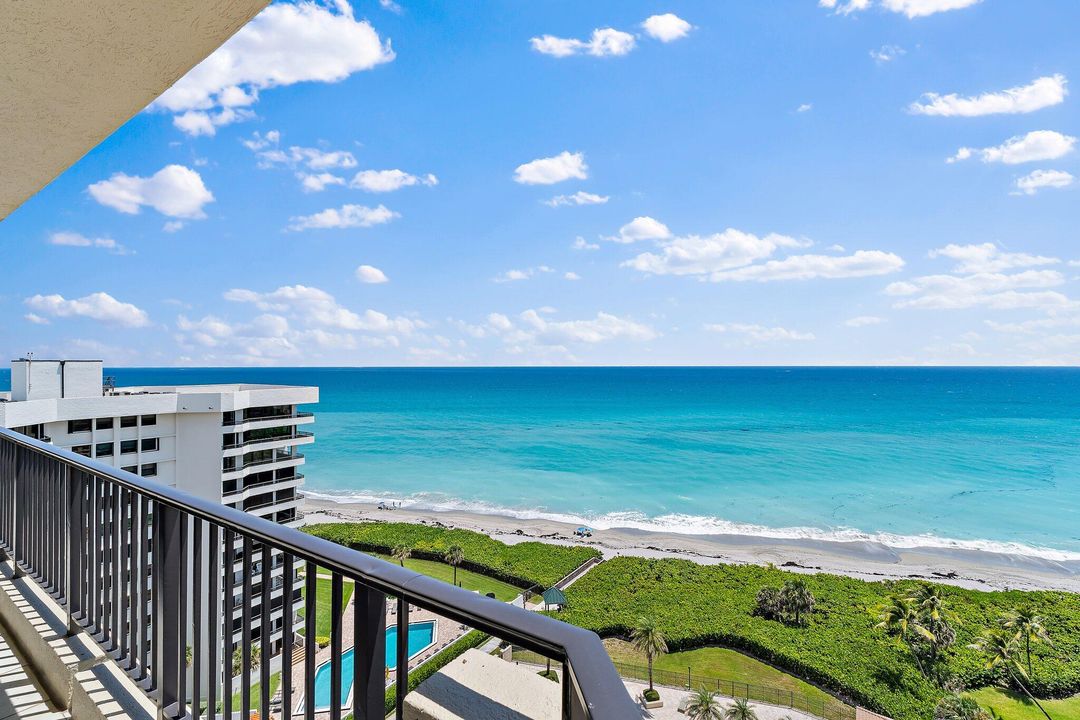 Active With Contract: $3,370,000 (4 beds, 4 baths, 3955 Square Feet)