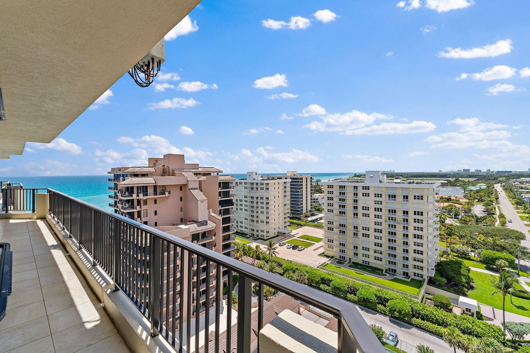 Active With Contract: $3,370,000 (4 beds, 4 baths, 3955 Square Feet)