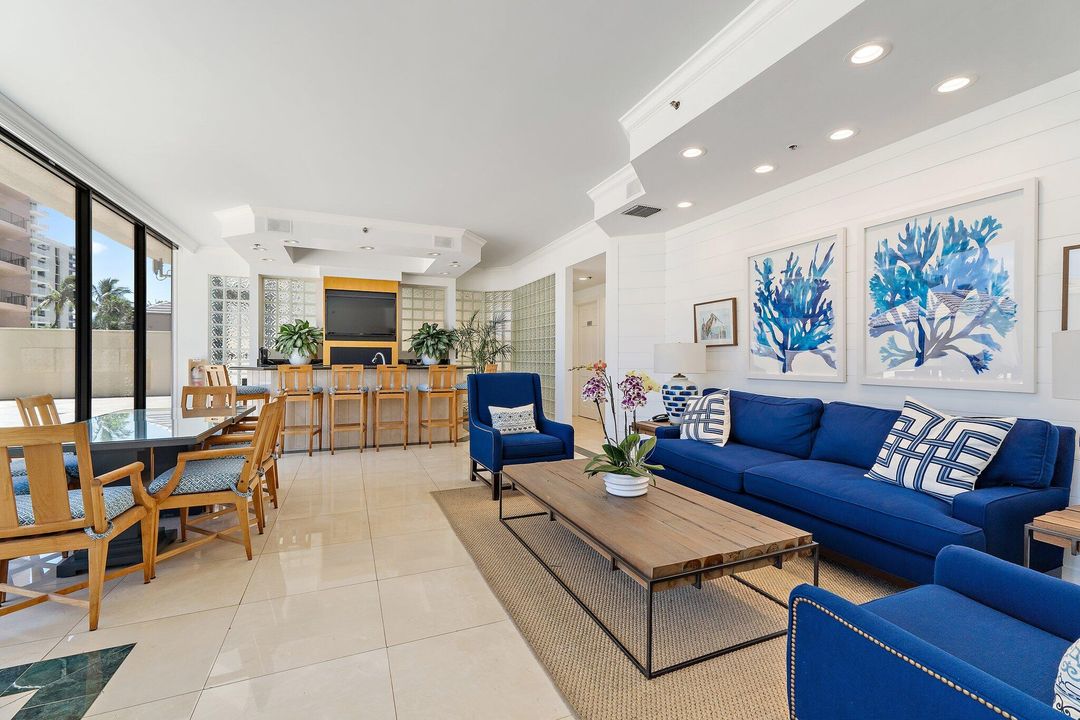 Active With Contract: $3,370,000 (4 beds, 4 baths, 3955 Square Feet)