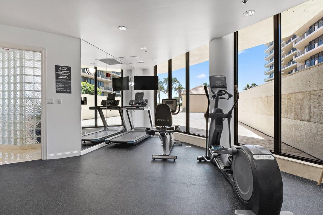 Active With Contract: $3,370,000 (4 beds, 4 baths, 3955 Square Feet)