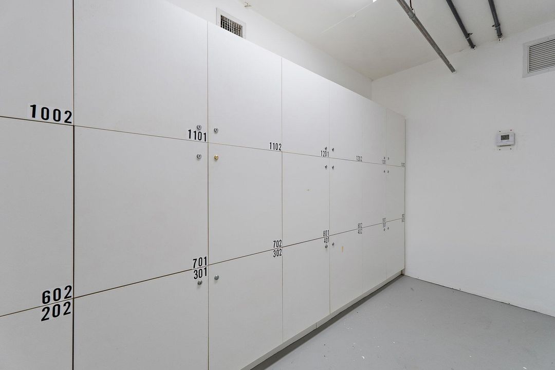 Active With Contract: $3,370,000 (4 beds, 4 baths, 3955 Square Feet)