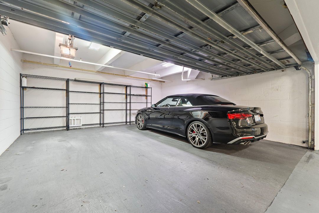 Active With Contract: $3,370,000 (4 beds, 4 baths, 3955 Square Feet)