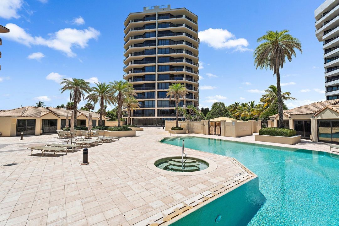 Active With Contract: $3,370,000 (4 beds, 4 baths, 3955 Square Feet)