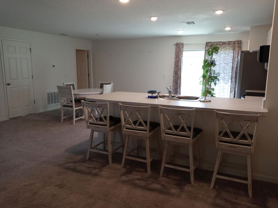 待售: $265,000 (2 贝兹, 2 浴室, 1239 平方英尺)