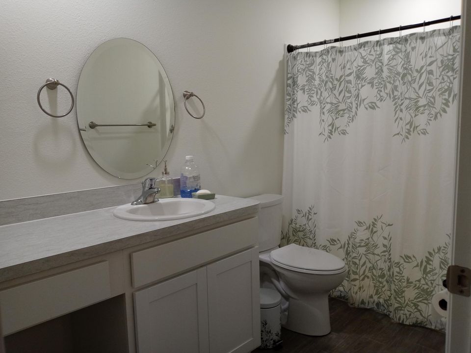 待售: $265,000 (2 贝兹, 2 浴室, 1239 平方英尺)