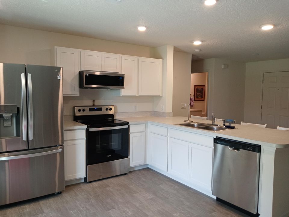 待售: $265,000 (2 贝兹, 2 浴室, 1239 平方英尺)