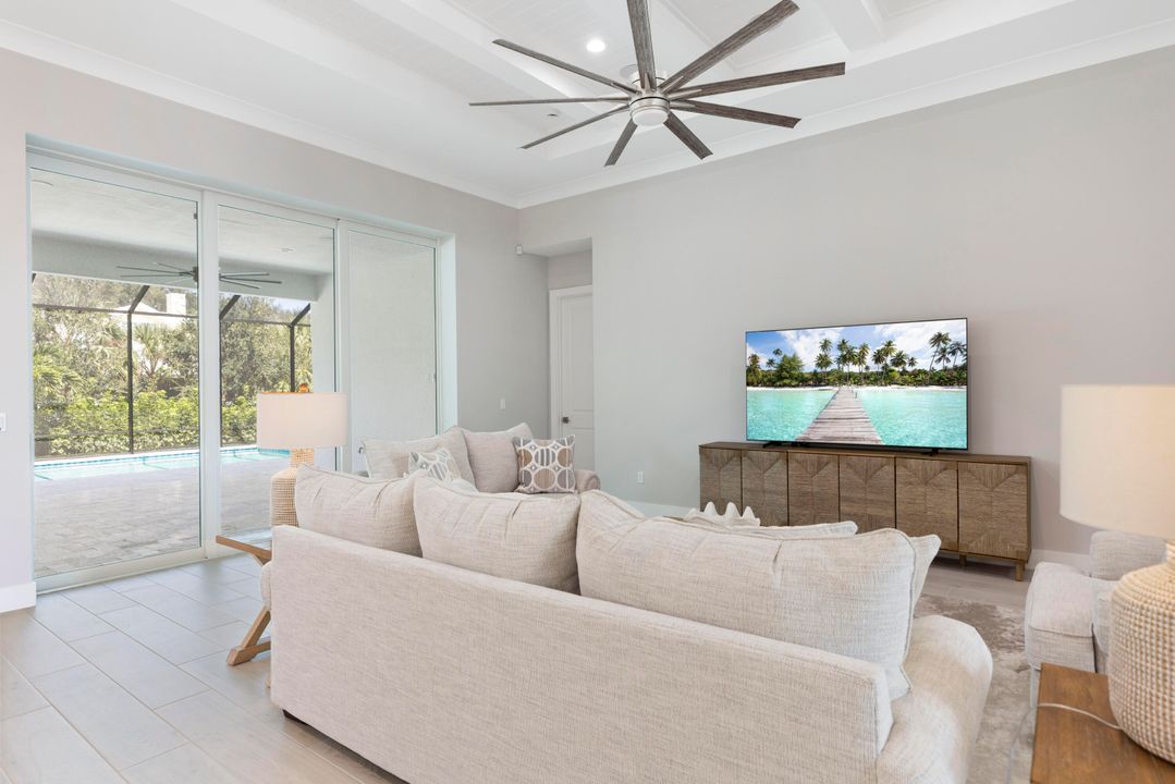 Active With Contract: $2,095,000 (3 beds, 3 baths, 3096 Square Feet)