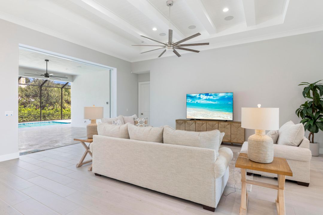 Active With Contract: $2,095,000 (3 beds, 3 baths, 3096 Square Feet)