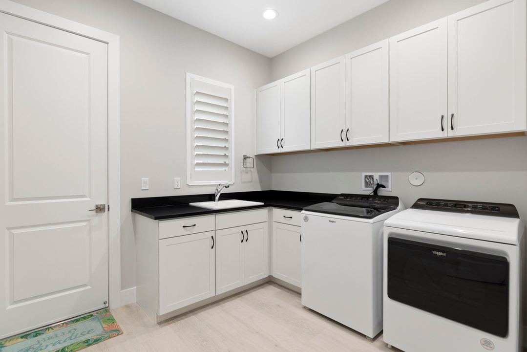 Active With Contract: $2,095,000 (3 beds, 3 baths, 3096 Square Feet)