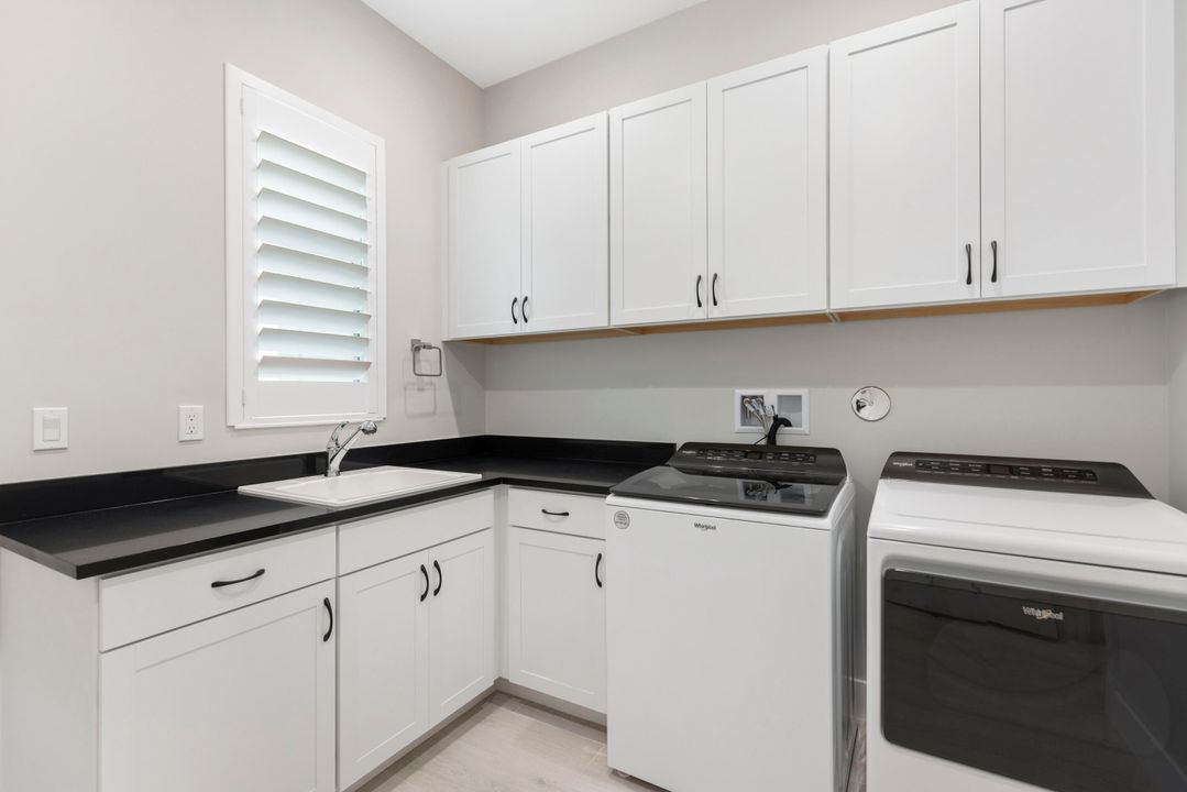 Active With Contract: $2,095,000 (3 beds, 3 baths, 3096 Square Feet)