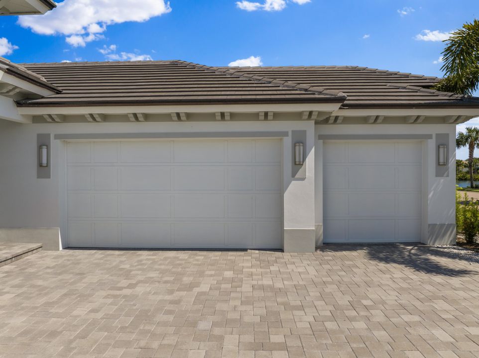 Active With Contract: $2,095,000 (3 beds, 3 baths, 3096 Square Feet)