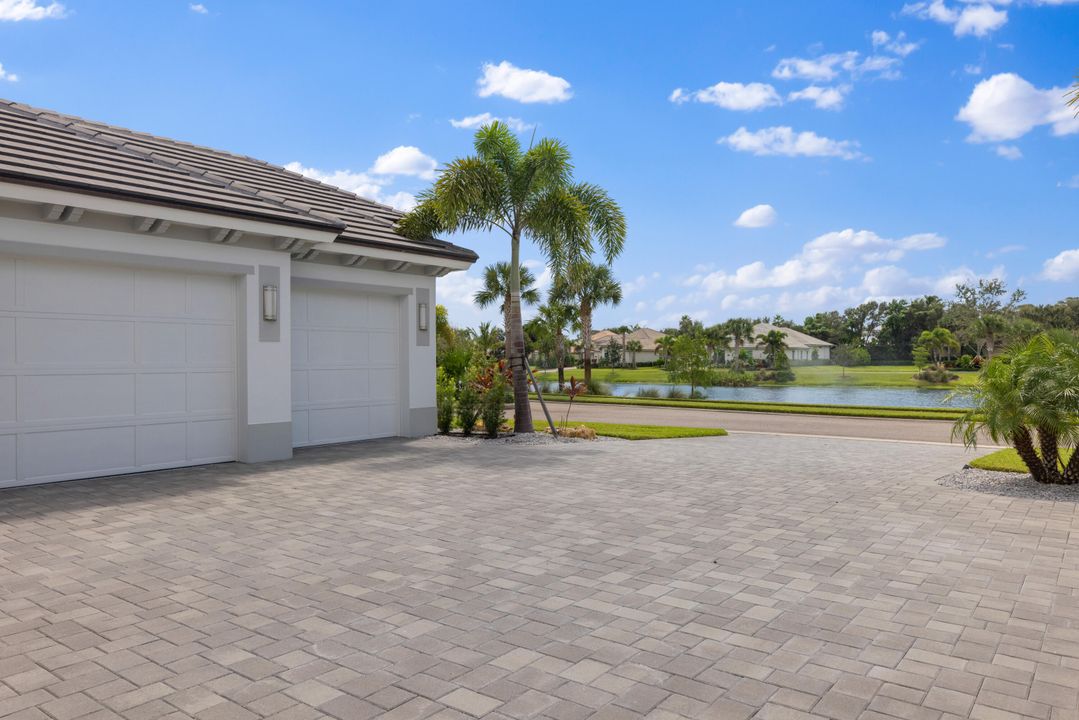 Active With Contract: $2,095,000 (3 beds, 3 baths, 3096 Square Feet)