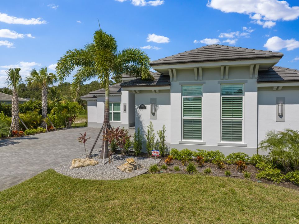 Active With Contract: $2,095,000 (3 beds, 3 baths, 3096 Square Feet)