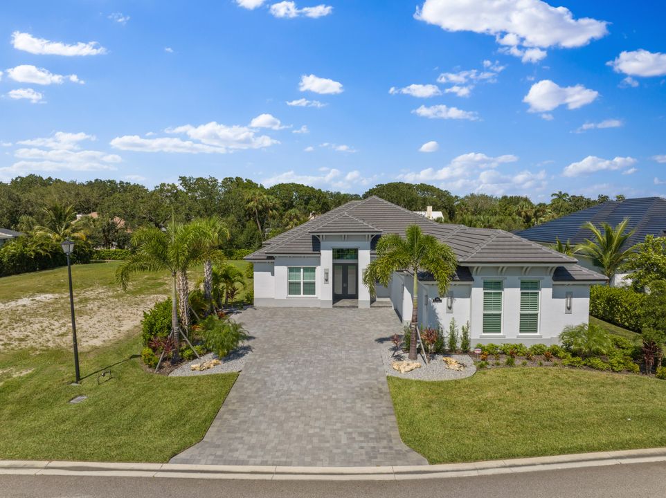 Active With Contract: $2,095,000 (3 beds, 3 baths, 3096 Square Feet)