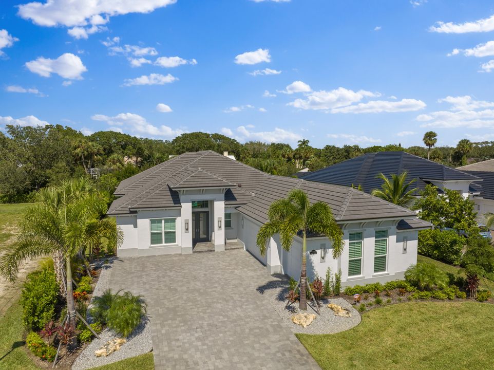 Active With Contract: $2,095,000 (3 beds, 3 baths, 3096 Square Feet)