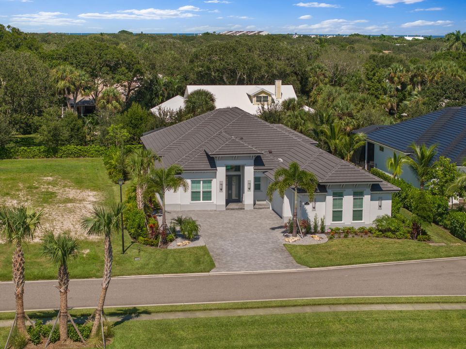 Active With Contract: $2,095,000 (3 beds, 3 baths, 3096 Square Feet)