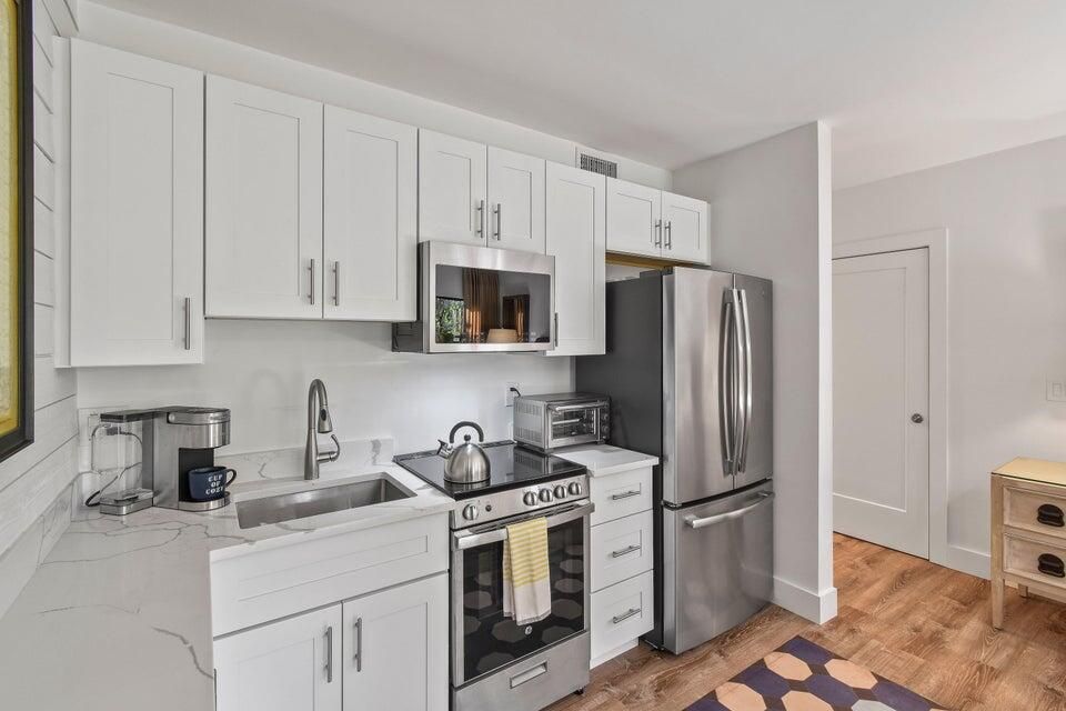 出租: $3,850 (1 贝兹, 1 浴室, 500 平方英尺)