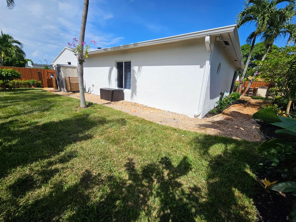 合同活跃: $1,082,000 (3 贝兹, 2 浴室, 1705 平方英尺)