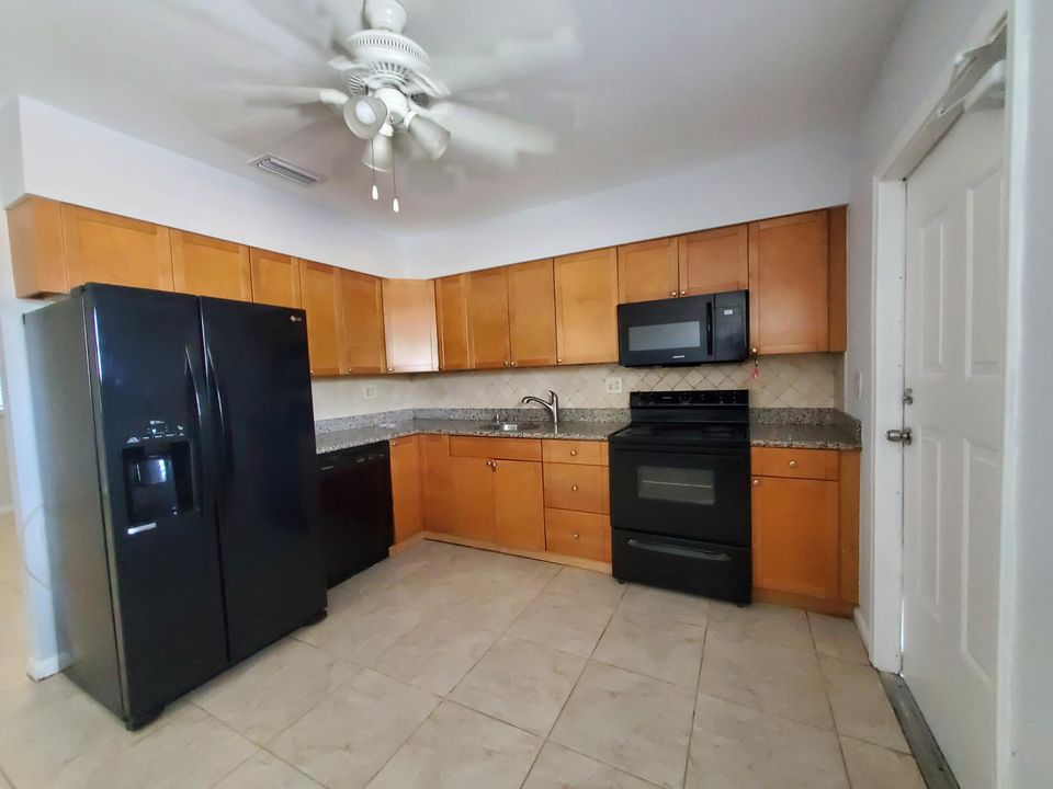 En Venta: $975,000 (0 camas, 0 baños, 2389 Pies cuadrados)