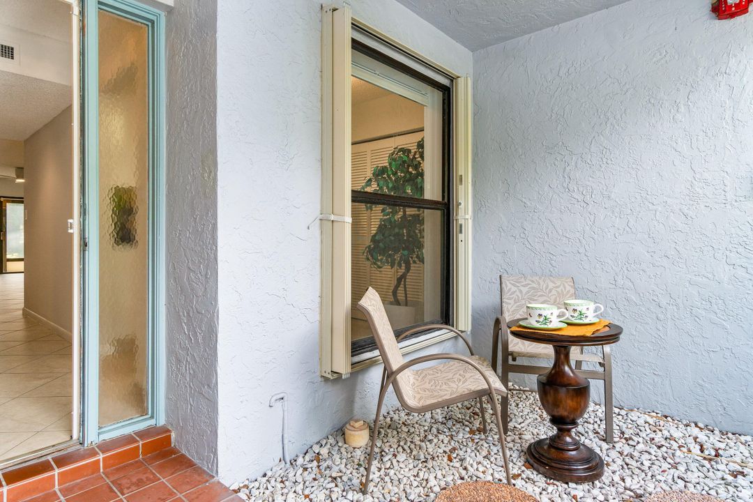 Active With Contract: $235,000 (2 beds, 2 baths, 1293 Square Feet)