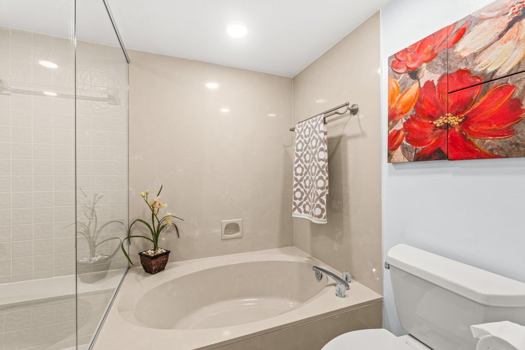 Active With Contract: $235,000 (2 beds, 2 baths, 1293 Square Feet)