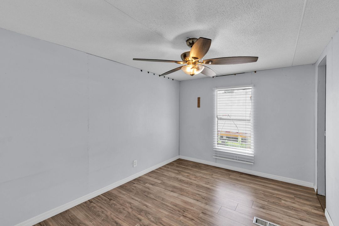 For Sale: $499,000 (8 beds, 5 baths, 3444 Square Feet)