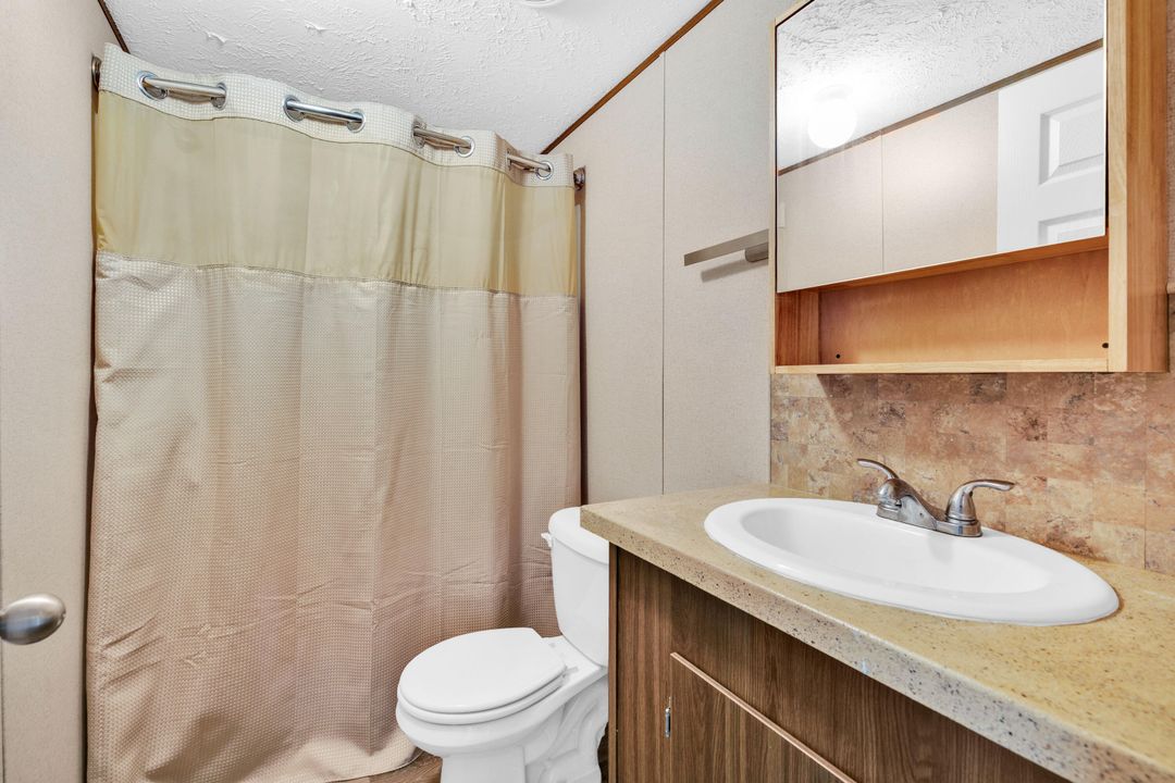 For Sale: $499,000 (8 beds, 5 baths, 3444 Square Feet)