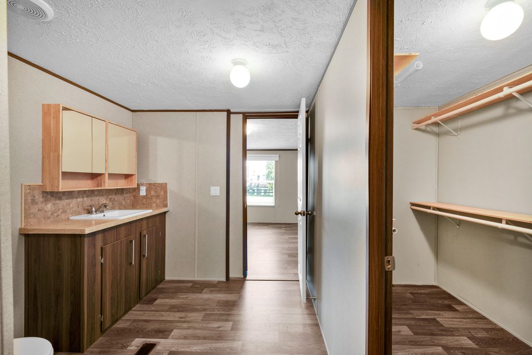 For Sale: $499,000 (8 beds, 5 baths, 3444 Square Feet)